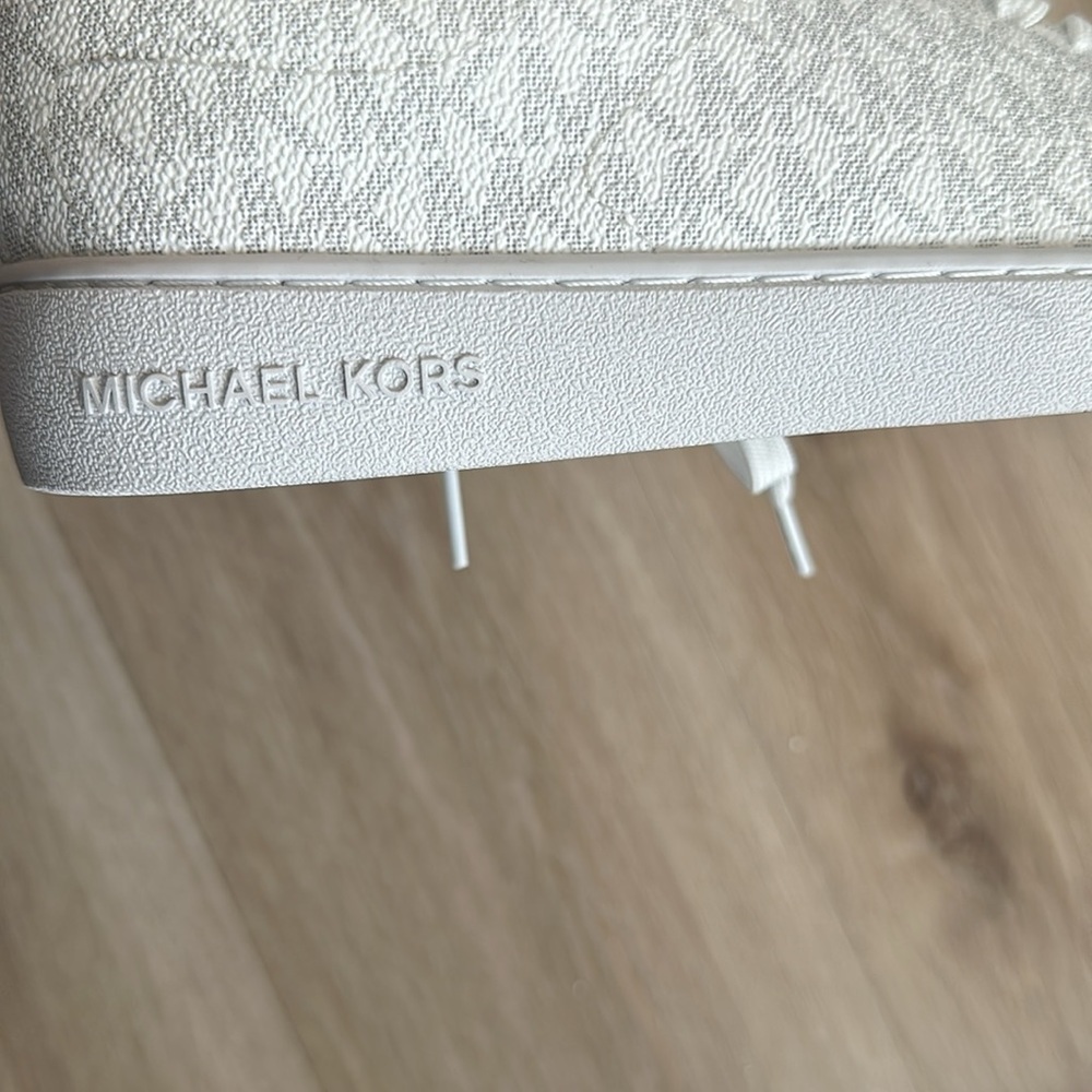 MICHAEL MICHAEL KORS
Sneakers women 6.5 NWOB - Picture 6 of 8
